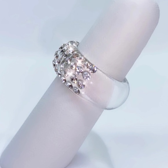 Acrylic Crystal Ring Embellished With Genuine “Crystal Stone Elements” New! - Picture 9 of 14